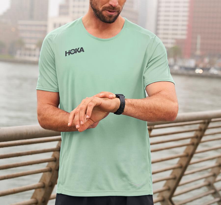 Hoka One One Top Panske Zelene - Performance Short Sleeve - 36287-ZEIQ